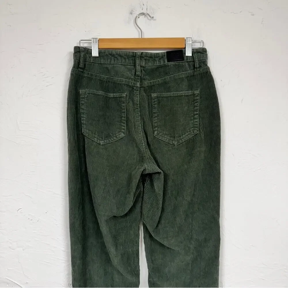 BDG Urban Outfitters Green Corduroy Mom High Rise Pants Womens 25 Fall Preppy